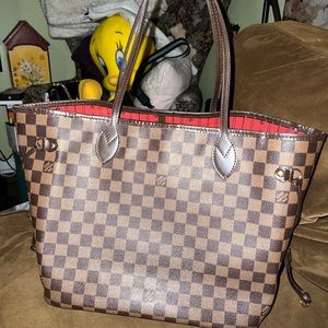 Louis Vuitton Neverfull MM Tote Bag